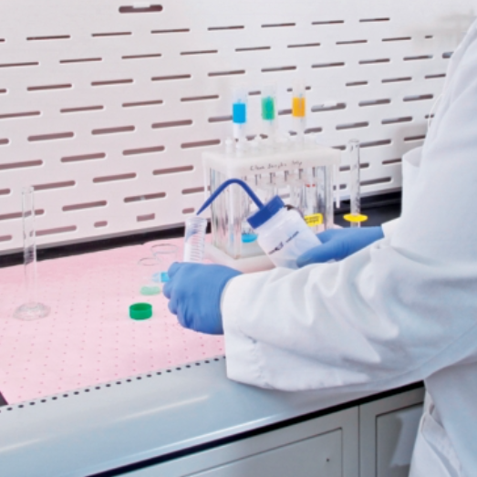 PIG® HazMat Chemical Absorbent Pad - Heavy (25cm x 33cm) with Lab Bench Dispenser