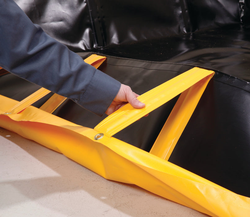 Sistema di contenimento PIG® Collapse-a-tainer® - Grande 305 cm x 305 cm x 30 cm